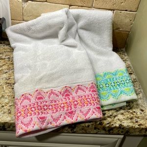 EUC Lilly Pulitzer x Pottery Barn handtowels